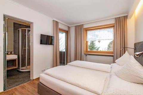 Gasthof-Pension Wulfenia Bed and Breakfast in Canton of Grisons