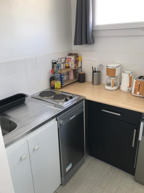 Coffee/tea facilities, Kitchen or kitchenette