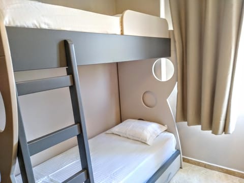 Bed, Bedroom, bunk bed