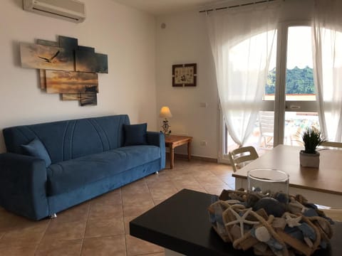 Day, Living room, air conditioner