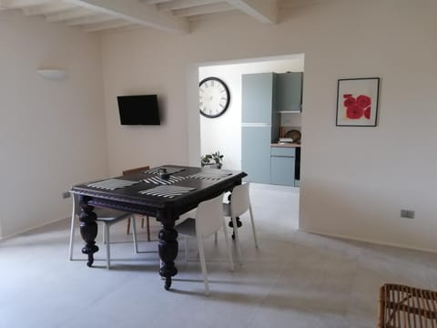 TV and multimedia, Kitchen or kitchenette, Dining area