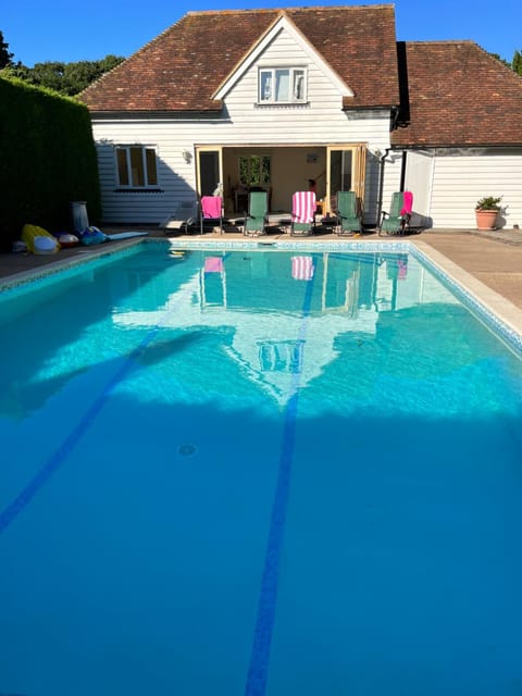 Property building, Swimming pool