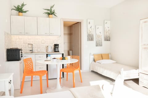 Louiza Apartments Condominio in Saint Gordios beach