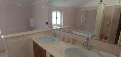 IL CASALE DEL MAGRA Bed and Breakfast in Ameglia