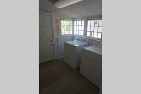 Renovated 1928 bungalow on a former asylum campus House in Milledgeville