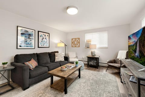 Stunning Downtown Condo - 5 min walk to Old Town! Haus in Fort Collins
