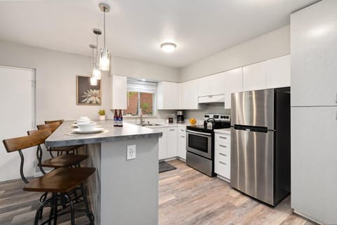 Gorgeous Condo in the Heart of Old Town Apartment in Fort Collins