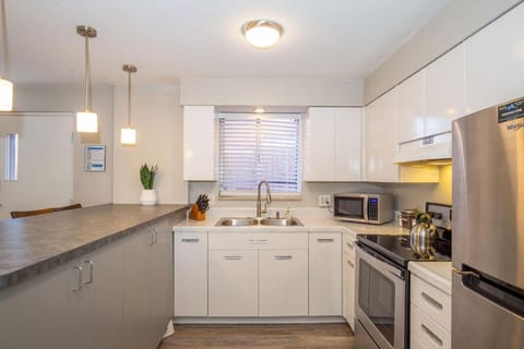 Hip & Urban Condo near the Heart of Old Town Casa in Fort Collins