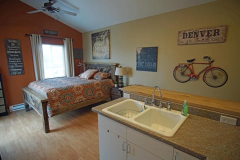 Industrial Old Town Bungalow with Free Cruiser Bikes House in Fort Collins