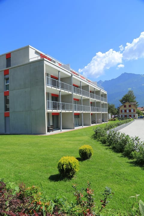 Property building, Facade/entrance, Garden