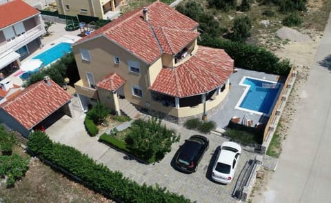 Property building, Bird's eye view