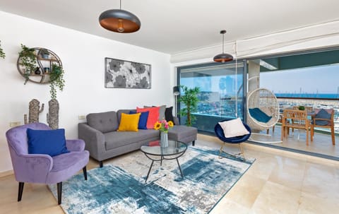 Beach front lux apartment (pool/gym/parking) Eigentumswohnung in Herzliya