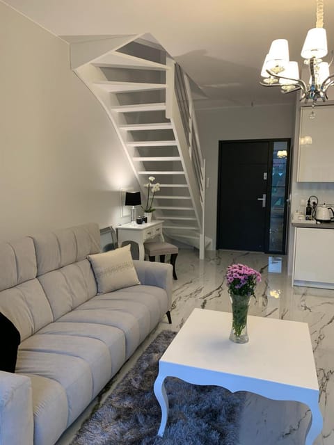 Living room, Photo of the whole room