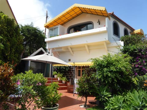 Villa Erika Madeira Condo in Caniço