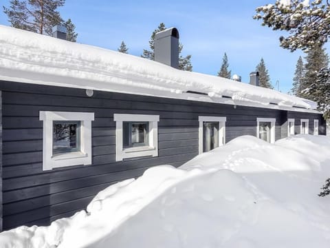 Holiday Home Metso-pirtti by Interhome House in Lapland