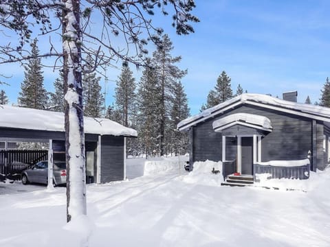 Holiday Home Metso-pirtti by Interhome House in Lapland