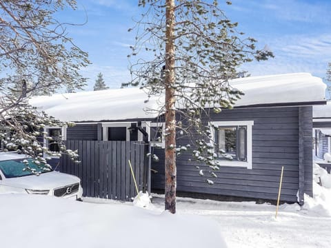 Holiday Home Metso-pirtti by Interhome House in Lapland