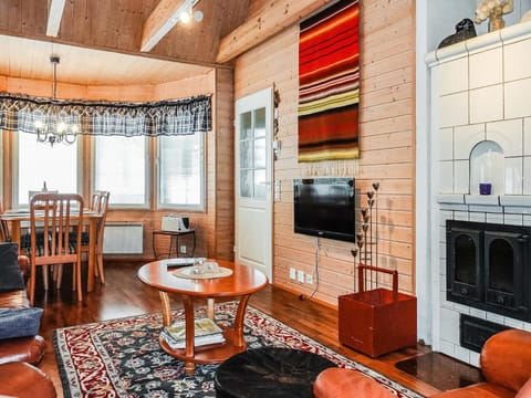 Holiday Home Sininen maja by Interhome House in Lapland