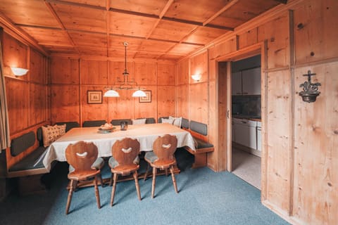 Hotel Garni Almjur Bed and Breakfast in Saint Anton am Arlberg