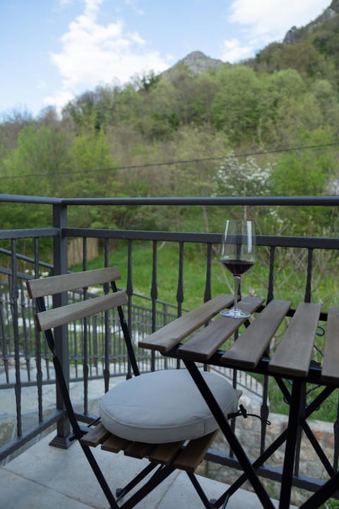 Balcony/Terrace, Drinks