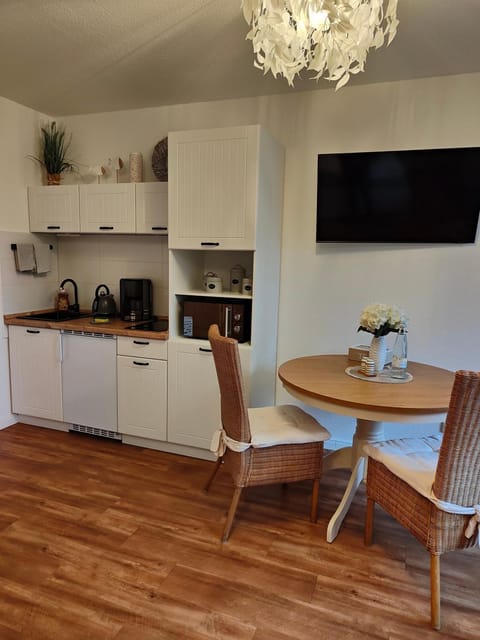 TV and multimedia, Kitchen or kitchenette, Dining area