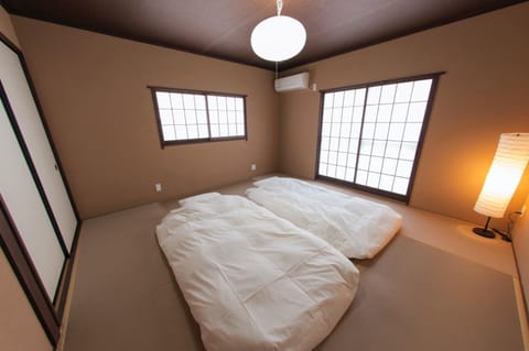 SyukuyaYokohama Main Building 2F - Vacation STAY 82577 Bed and Breakfast in Yokohama