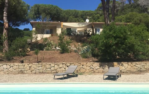 Property building, Facade/entrance, Garden, Balcony/Terrace, Communal kitchen, Garden view, Pool view, Area and facilities, Swimming pool