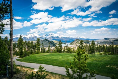 Keystone Condo on Golf Course with Mountain View Apartment in Keystone