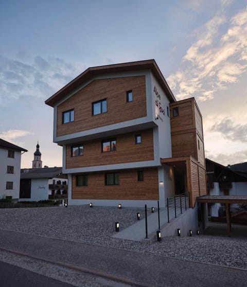 Property building, Facade/entrance, Sunset