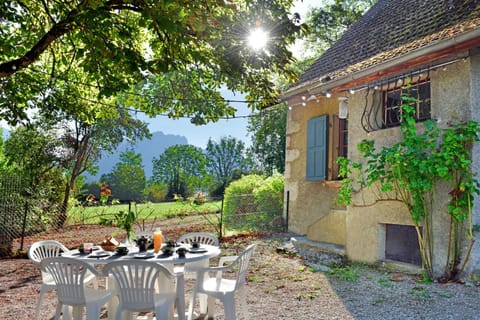 La Grange de Jean - 3 bedrooms with garden 300m from Lake Annecy Apartment in Sévrier