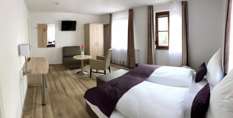 A Lotus Hotel Bed and Breakfast in Böblingen