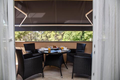 View (from property/room), Balcony/Terrace, City view, Garden view, Street view, Street view