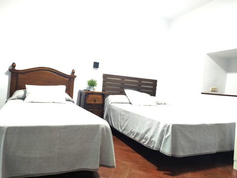 Hostal Cuzco Bed and Breakfast in Trujillo