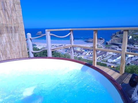 Hot Tub, Balcony/Terrace