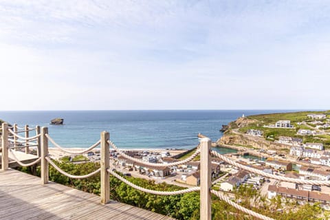 Sea views, Cornwall, Portreath, hot tub, sauna House in England