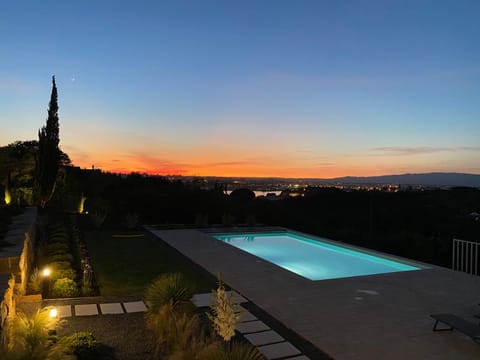 Luxury Villa, Ocean View, Private Heated Pool Chalet in Ferragudo