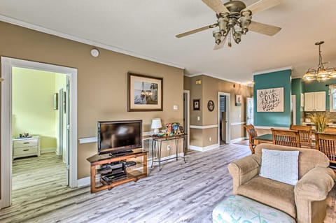 Myrtlewood Resort Condo with Games Less Than 2 Mi to Beach! Apartment in Carolina Forest