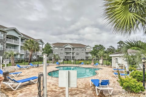 Myrtlewood Resort Condo with Games Less Than 2 Mi to Beach! Apartment in Carolina Forest