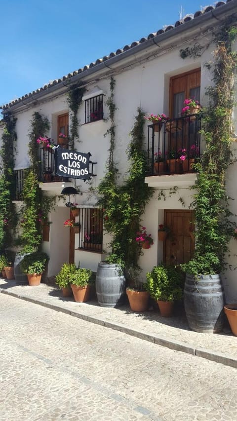 Los Estribos Country House in Zahara de la Sierra