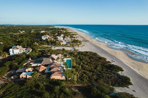 Casa Constantia Beach Front Villa Villa in Brisas de Zicatela