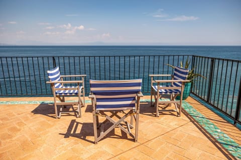 Villa Levante - Direct Sea Access - Full Sea View - Amalfi Coast House in Cetara