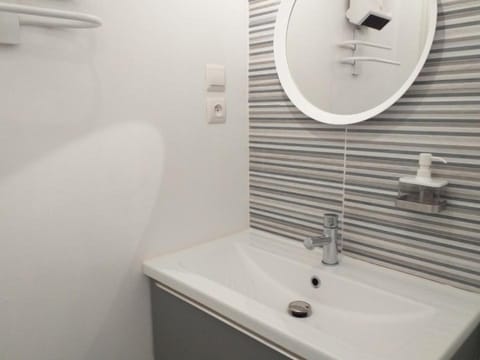 Au calme sur le port de plaisance et le GR34 Apartment in Plérin