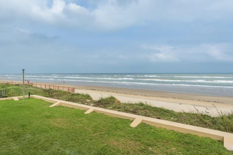 Tiki 230- Beach Please Appartement-Hotel in South Padre Island