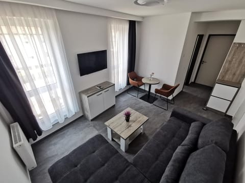 Communal lounge/ TV room, TV and multimedia, Living room, Seating area