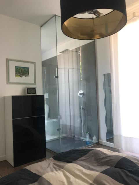 Shower, Bedroom