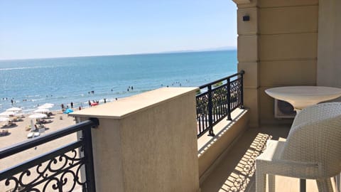 Private Apartments by the sea with a large terrace in Apart hotel! Apartment in Pomorie