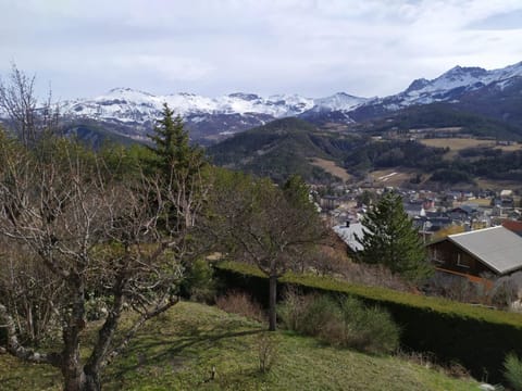 Neighbourhood, Mountain view