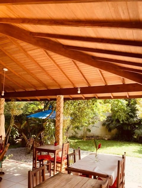 Patio, Day, Garden, Seating area, Dining area, Garden view