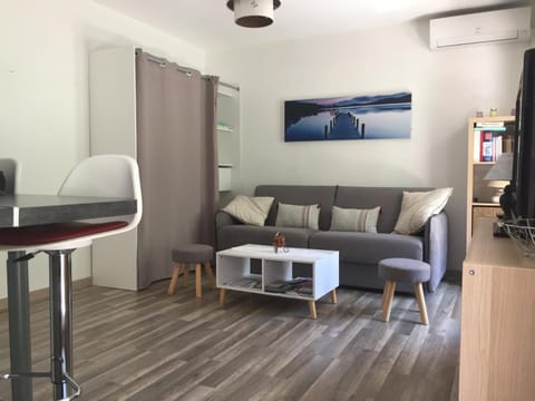 Studio au cœur de Théoule Condo in Mandelieu-La Napoule