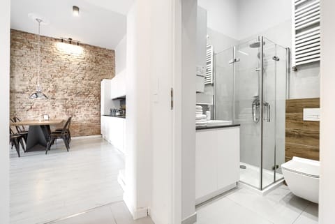 Bathroom, Kitchen or kitchenette, Living room